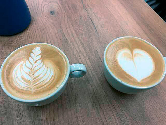 Za uczniami zaawansowany kurs latte art