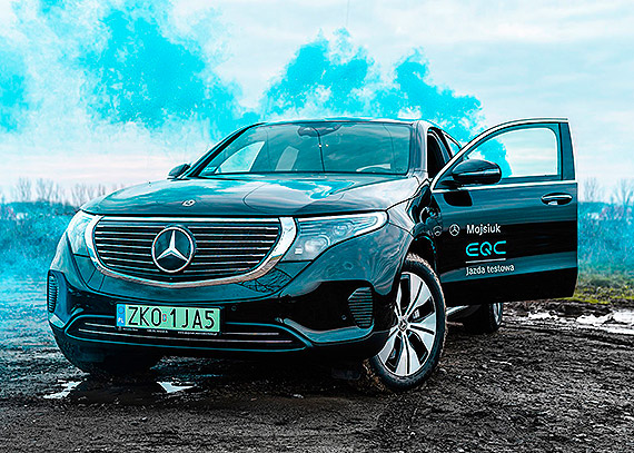 Jeden samoch�d na pr�d ju� jest. Szybka i sprawna rejestracja pojazd�w w Powiecie Gryfi�skim