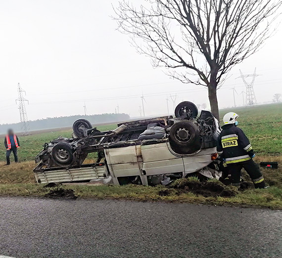 Wypadek na DK3 przed Wolinem. Kierowca wypad z drogi i dachowa!