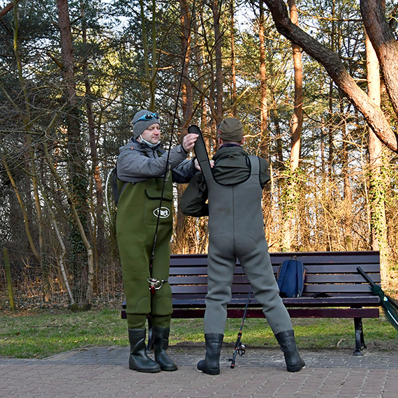 Nie tylko w Zatoce Pomorskiej. Trwa sezon na w�dkowanie