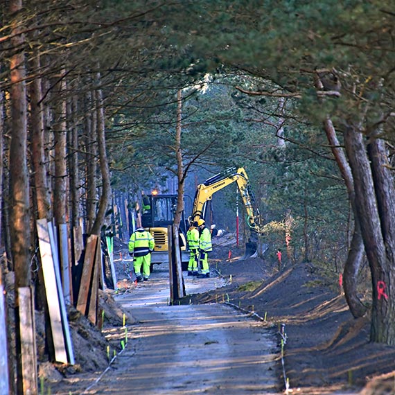 Prace - zaawansowane. Rowerzy�ci ju� czekaj�