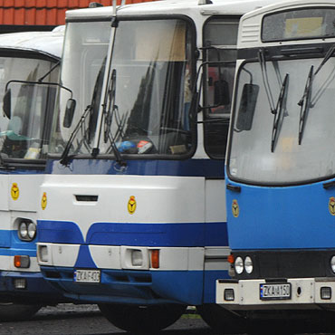 Autobusy i busy odjedzaj za wczenie z przystankw