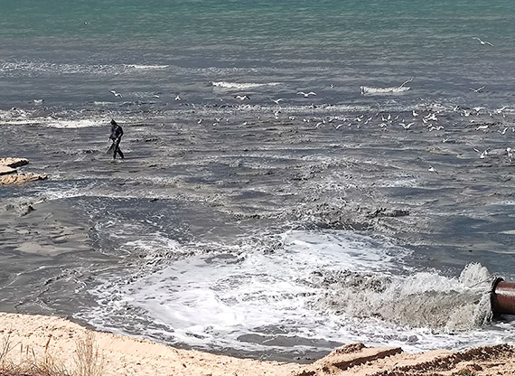 Ruszy�y prace poszerzania pla�y w Mi�dzyzdrojach. Zobacz film!