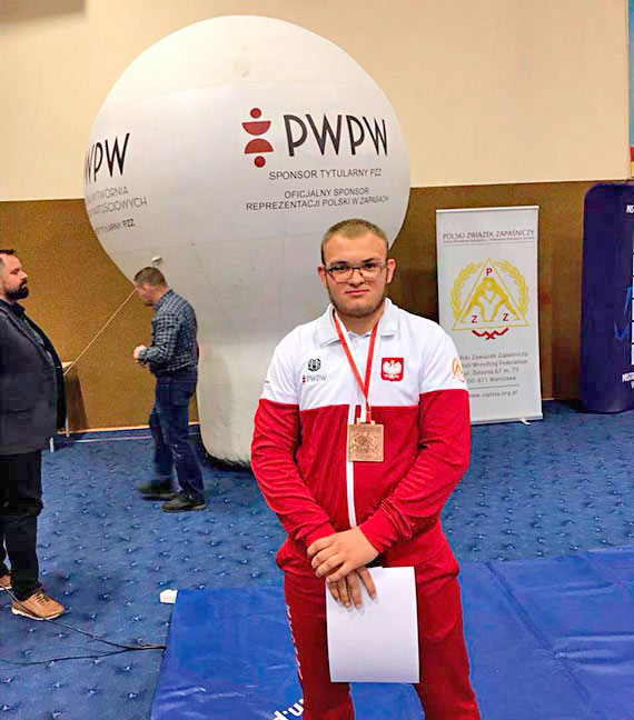 Norbert Przybylski z Wikinga Wolin  Brzowym Medalist Mistrzostw Polski Juniorw w zapasach