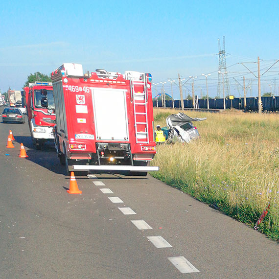 Toyota wjechaa wprost pod koa ciarwki! 2 osoby w szpitalu