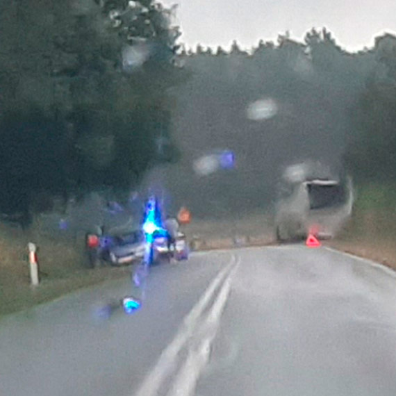 Wypadek na drodze midzy Wisek a Koczewem. Osobwka zderzya si z autobusem