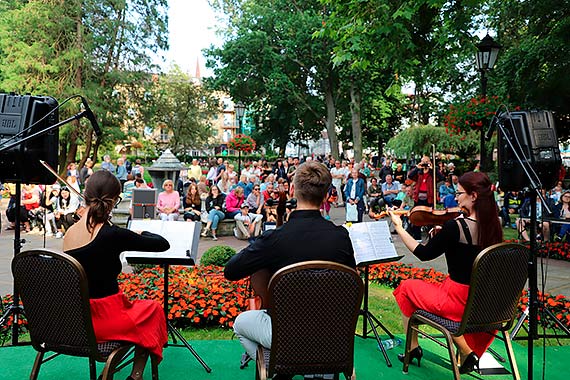 TrioLa Trio zagrao w Parku Chopina