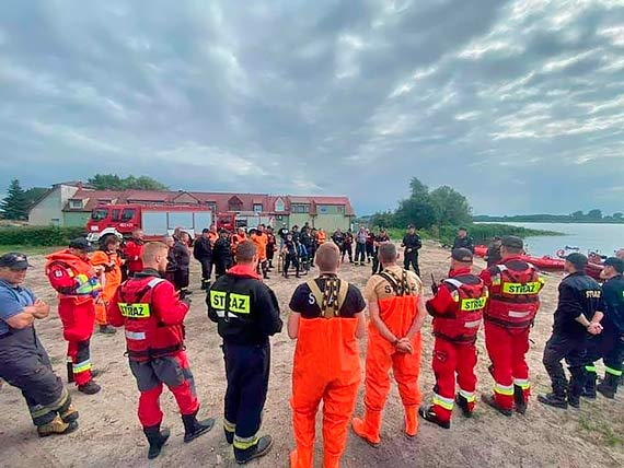 �wiczenia stra�ak�w na wodzie