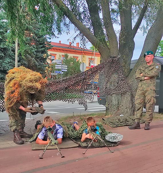 Rosomaki, okrty, quady, pojazdy podwodne na wito Wojska Polskiego w winoujciu. Zobacz film!