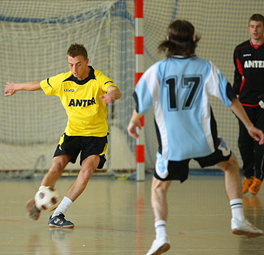 II kolejka Kamieskiej Amatorskiej Ligi Futsalu za nami