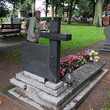 Wolin: Z cmentarza skradziono kilkadziesit metalowych krzyy