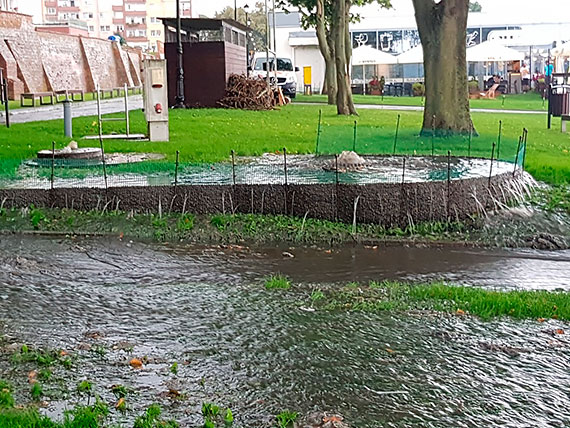 Sobotnia ulewa obnaya niewydolno kanalizacji deszczowej w Kamieniu Pomorskim