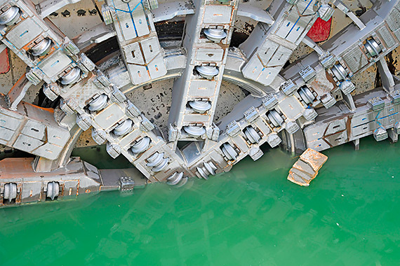 Tunel w �winouj�ciu. Odpompowuj� 12 tysi�cy metr�w sze�ciennych wody! Zobacz film!