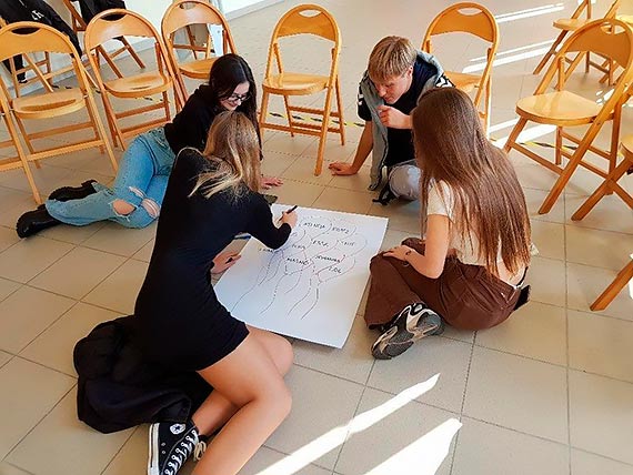 Mi�dzypokoleniowe warsztaty w kamie�skim Liceum 07.10.2021