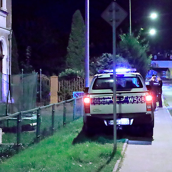 Policja poszukuje mi�dzyzdrojskiego Rambo. Ranny oddali� si� z miejsca wypadku! Mo�e by� uzbrojony! Zobacz film!