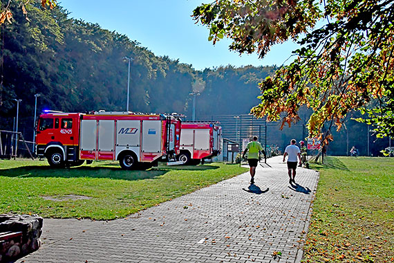 Zawa� na boisku szkolnym w Wapnicy