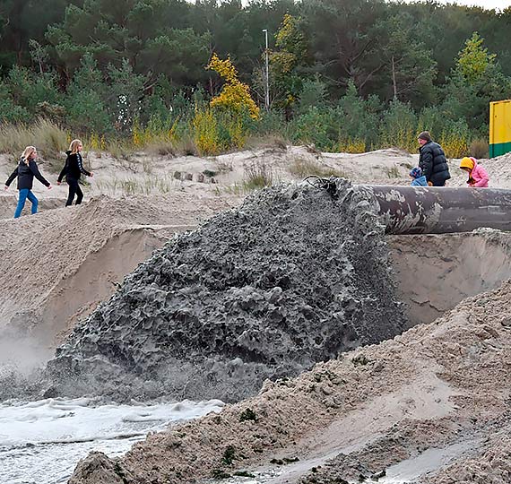 Nowe oblicze Midzyzdrojw. Poszerzona plaa przyciga wicej turystw