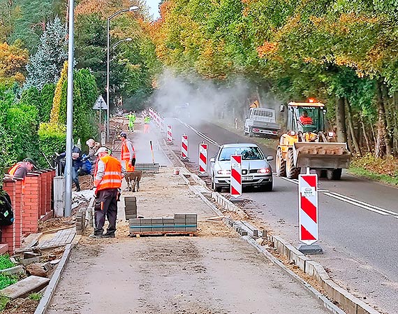 Praca wre a si kurzy! W Wisece powstaje nowa cieka rowerowo - piesza