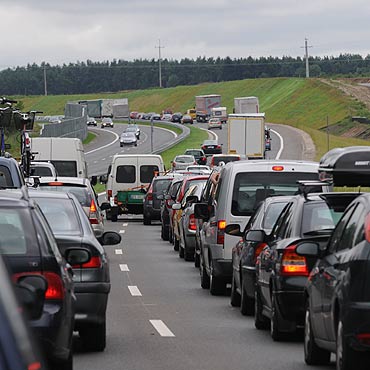 Turyci uciekaj znad morza. Korki na obwodnicy Troszyna