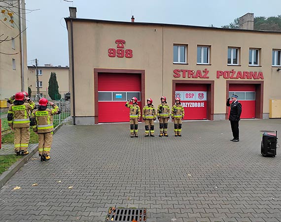 Straacy upamitnili odzyskanie Niepodlegoci przez Polsk