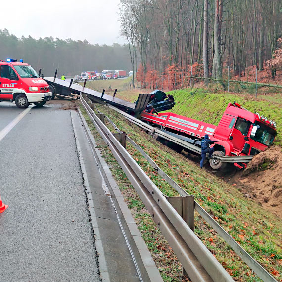 Śmiertelny wypadek na DK3 przed Międzyzdrojami. Nie żyje kierowca audi! Zobacz film!
