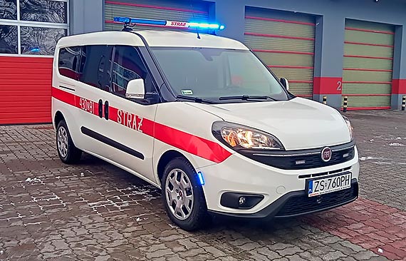 Straacy z KP PSP w Kamieniu Pomorskim maj nowy samochd. To Fiat Doblo Maxi