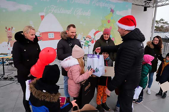 Rozstrzygnicie konkursu plastycznego „Razem z babci, dziadkiem, mam, tat..”