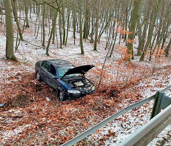 Na trasie z Wiseki do Midzyzdrojw kierowca opla wypad z drogi 