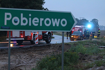 Wrzosowo: Wypadek na skrzyowaniu. Opel w rowie
