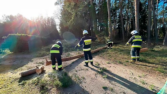 OSP Stuchowo braa udzia w usuwaniu skutkw wichury