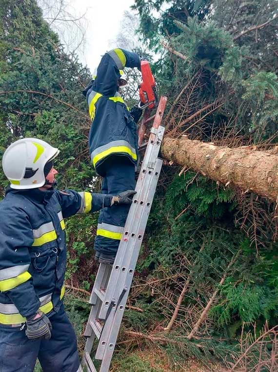 Straacy z OSP Golczewo interweniowali 20 razy w cigu minionej doby