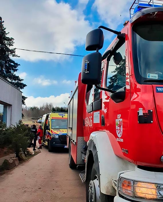 Wypadek na terenie zakadu produkcyjnego w Samlinie! Na mczyzn spada paleta, z urazem gowy trafi do szpitala