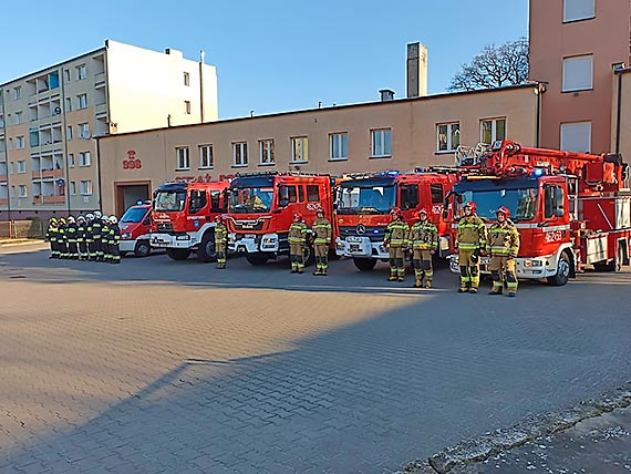 Straacy z Midzyzdrojw i Kamienia Pomorskiego oddali hod straakom polegym w Ukrainie 