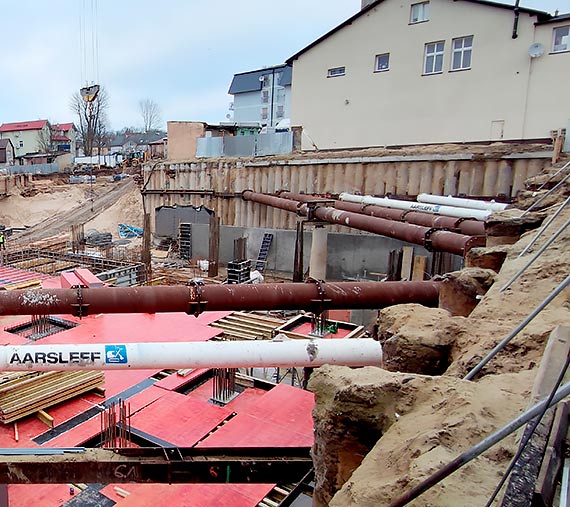 Mieszkaniec: Stan techniczny budynku w centrum Midzyzdrojw zagraa bezpieczestwu ludzi