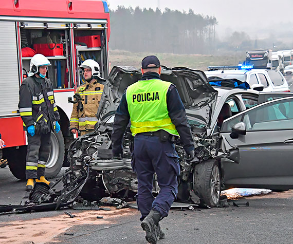 Śmiertelny wypadek na DK3 w Płocinie. Nie żyje młody mężczyzna
