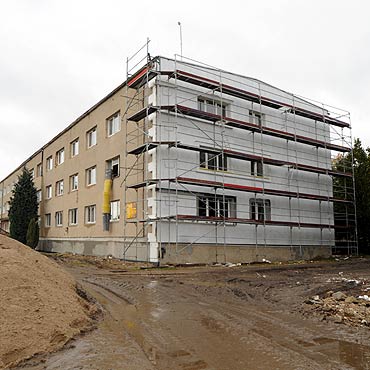 Błyskawicznie remontują budynek nowego starostwa