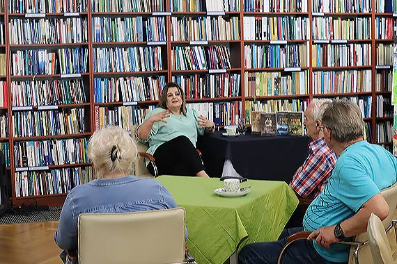 Pisanie z pasją – spotkanie z Joanną Jax w międzyzdrojskiej bibliotece