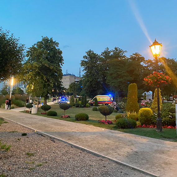 66 - letnia kobieta miaa wypadek, upada na promenadzie w Midzyzdrojach