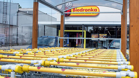 Analiza ruchu w dyskontach: Netto i Aldi zyskuj kosztem Biedronki i Lidla. Wzrosty s mocno dwucyfrowe