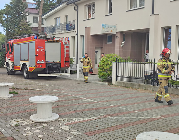 W Dziwnwku zasab mczyzna. Z powodu braku wolnej karetki przyjechali straacy