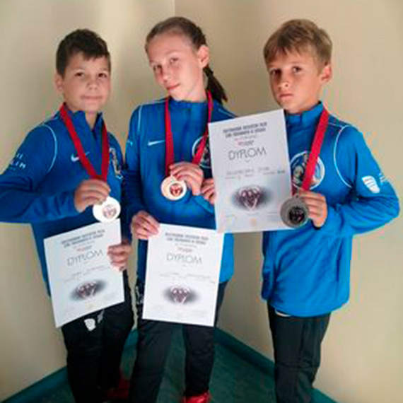 Zapanicy Wikinga Wolin z medalami z Midzynarodowych Mistrzostw Polski Szk Podstawowych
