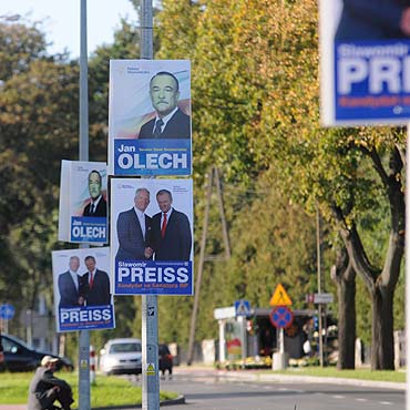 Kandydaci do parlamentu wyszli na ulice