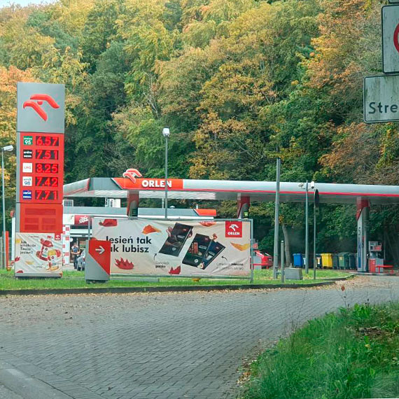 Zodzieje sforsowali cian i wdarli si do budynku stacji ORLEN!