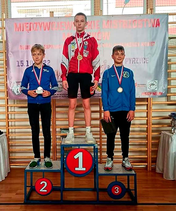 Nikodem Radys  i Szymon Herbaczewski  z brzowymi medalami Midzywojewdzkich Mistrzostw Modzikw w zapasach w stylu wolnym 