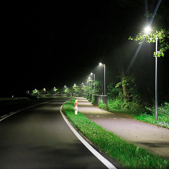 Stawiaj na panele i LED-y. I… czekaj na faktury