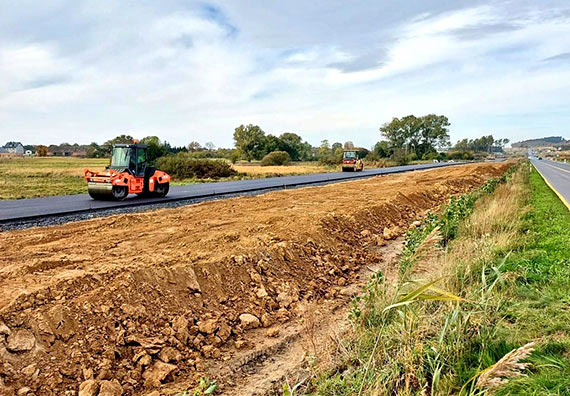 Najnowsze informacje z budowy S3 ze winoujcia do Troszyna. Widoczny jest ju zarys drugiej jezdni midzy Midzyzdrojami i Dargobdzem