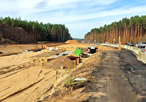 Najnowsze informacje z budowy S3 ze winoujcia do Troszyna. Widoczny jest ju zarys drugiej jezdni midzy Midzyzdrojami i Dargobdzem