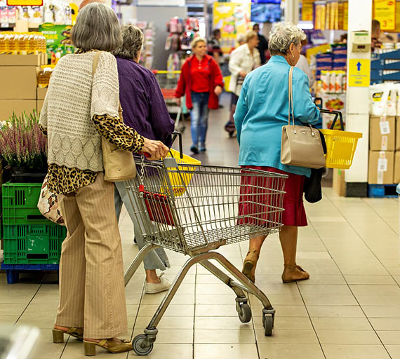 Drożyzna w sklepach nie odpuszcza. Produkty tłuszczowe i sypkie najbardziej drenują portfele Polaków