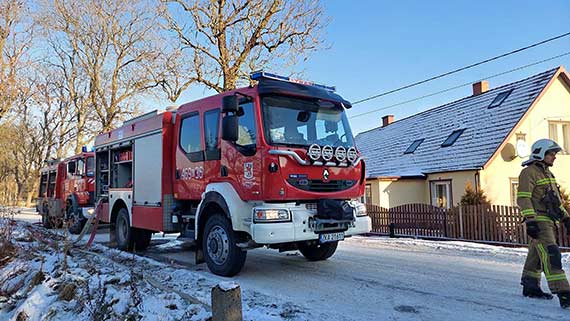 W Kodrbku spon budynek. Z poarem walczyy poczone jednostki stray poarnej