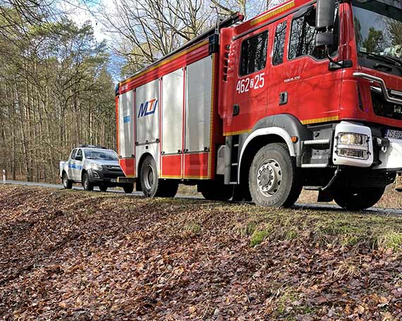 Wypadek pomidzy Wisek a Midzyzdrojami. Na wysokoci Grodna osobwka wypada z drogi i wyldowaa w rowie!